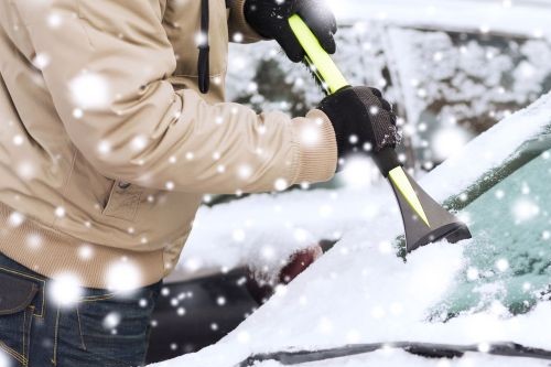 SHOULD I WARM UP MY CAR IN WINTER?